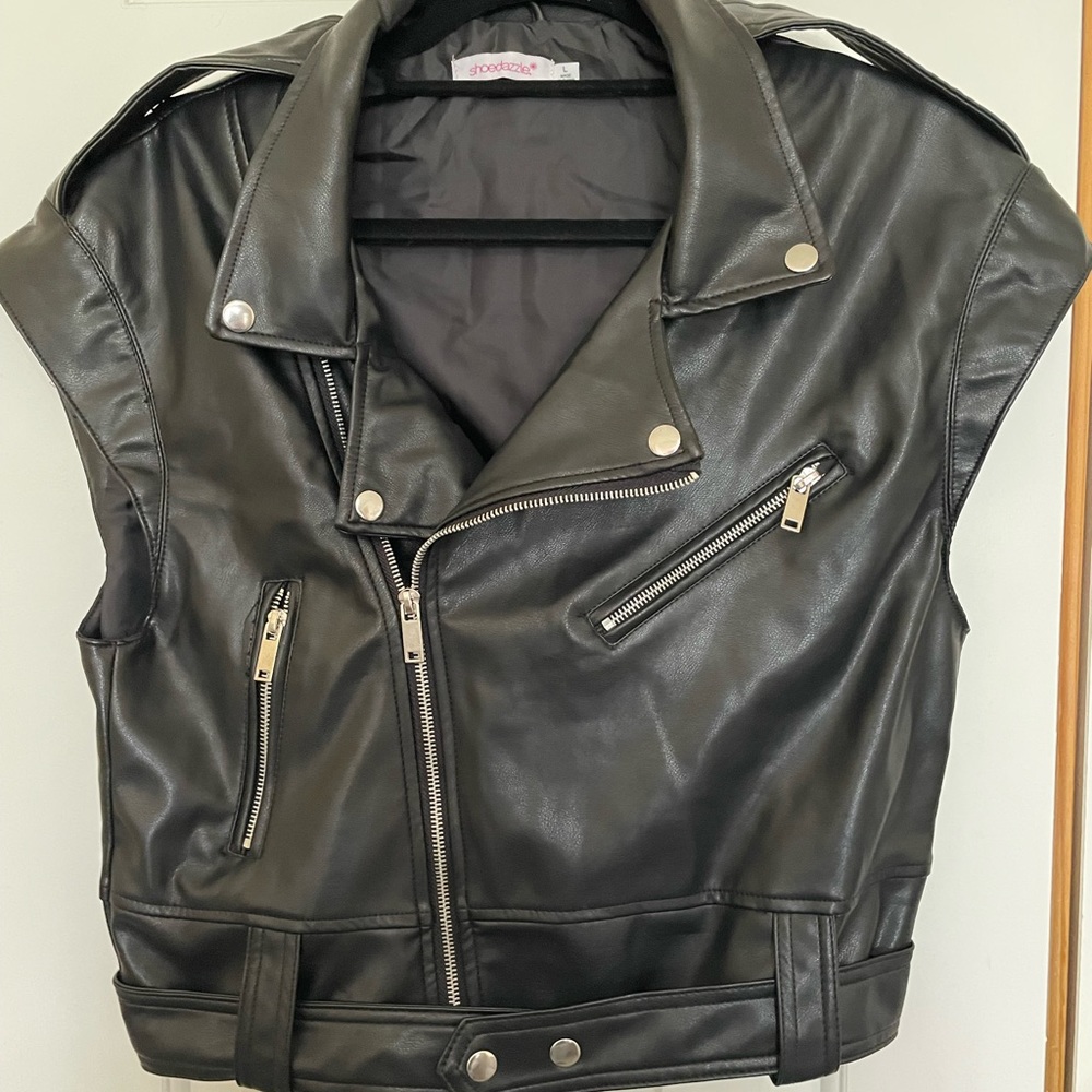 Shoe dazzle leather vest